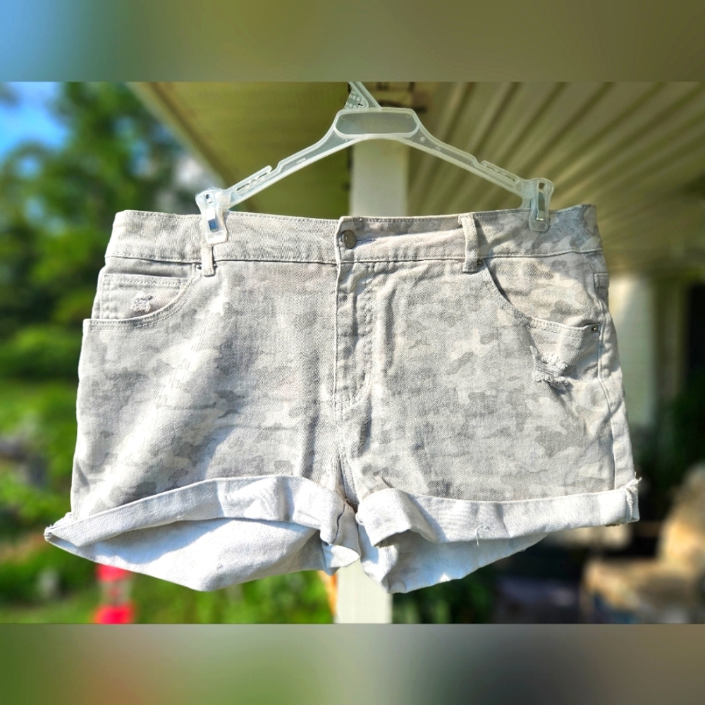 Midrise Stretchy Camouflage Shorts